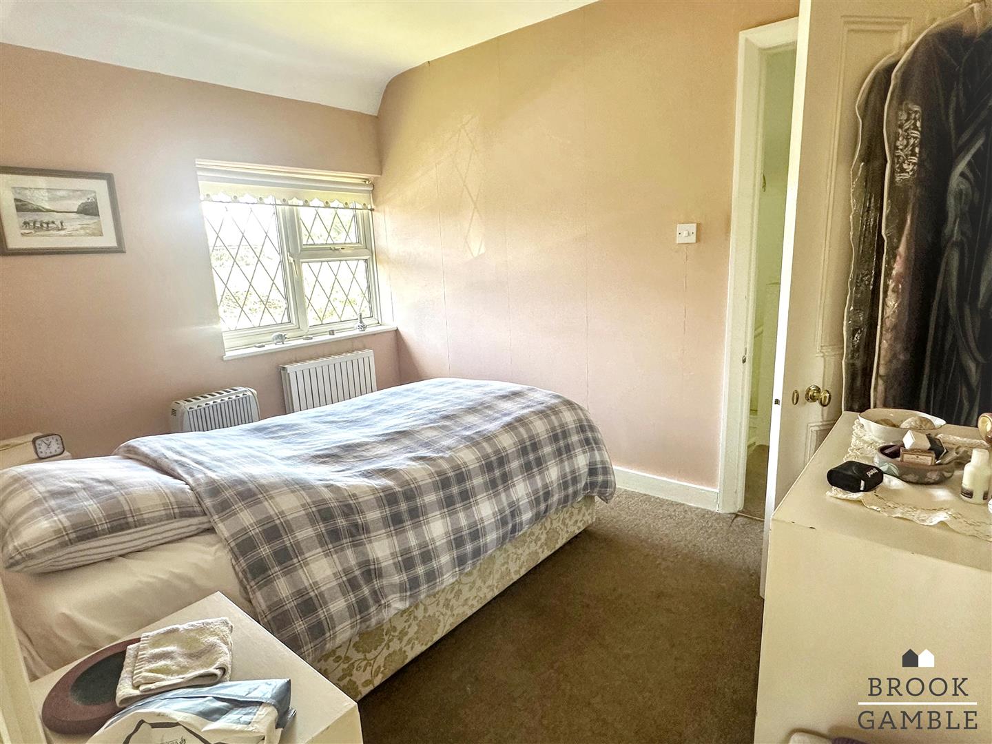 2 Bedroom House. Church Street in Eastbourne,  21
